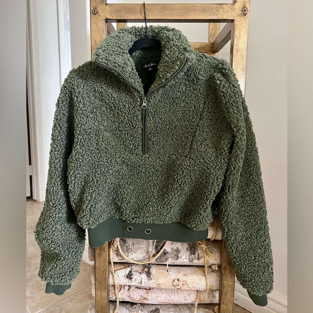 For love and lemons pullover size S